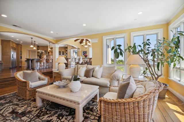 7 Redberry, Portola Valley CA: https://media.crmls.org/mediaz/8ce3b8d7-8c76-4361-91b3-1bd25dd36d11.jpg