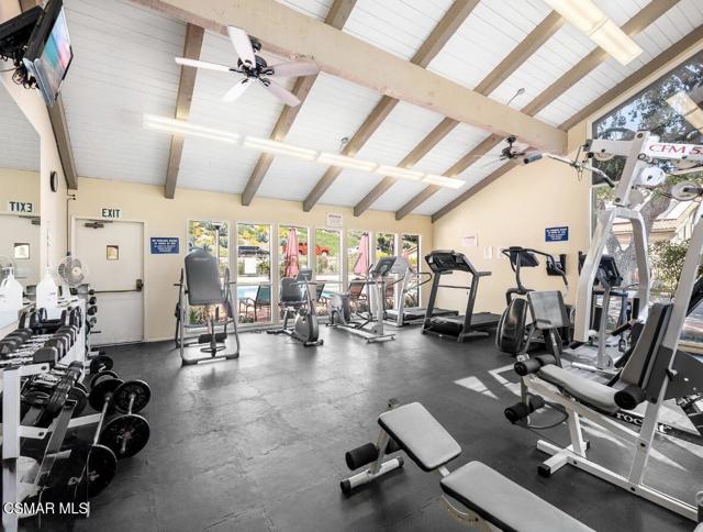 245 Oakleaf Drive, Thousand Oaks CA: https://media.crmls.org/mediaz/8ce4044c-d909-4d31-af69-3872162fecf4.jpg