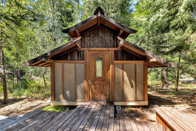 26299 Tahquitz Drive, Idyllwild CA: https://media.crmls.org/mediaz/8ce53842-becb-4b6a-bbd6-e906f643d41c.jpg