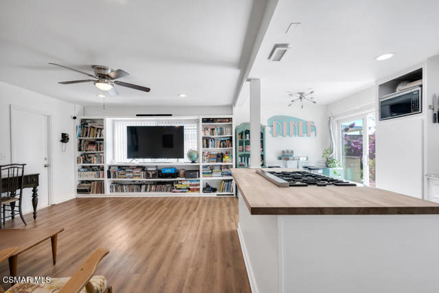 3064 Galena Avenue, Simi Valley CA: https://media.crmls.org/mediaz/8ce584fe-860e-4335-b178-38b82d32eb4b.jpg