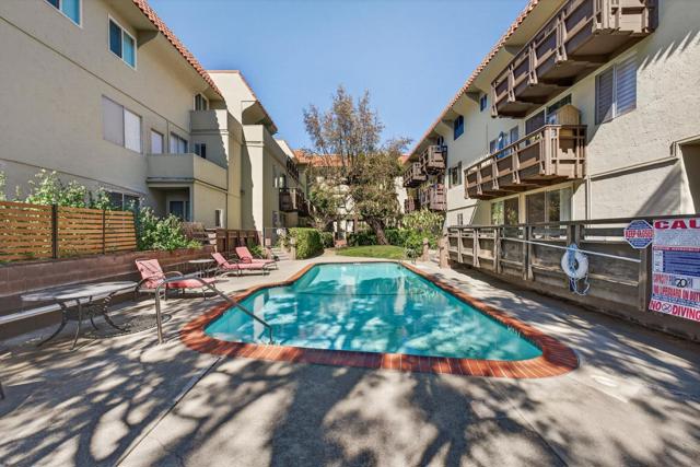 35 28th Avenue, San Mateo CA: https://media.crmls.org/mediaz/8ce58c95-76f7-4910-b8a3-d492c03b6334.jpg