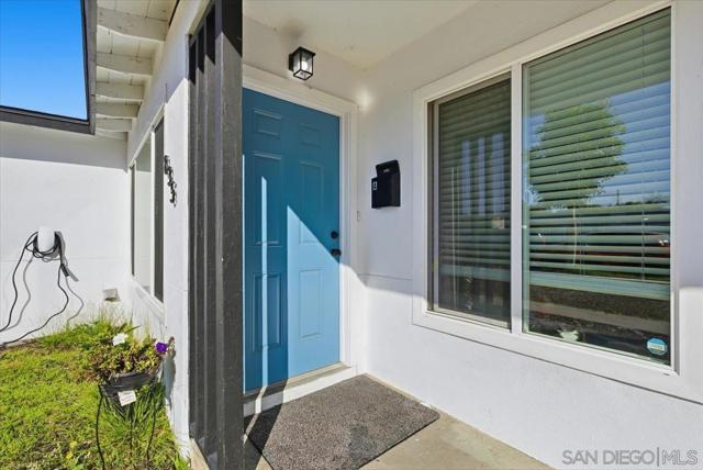 835 Colorado Ave, Chula Vista CA: https://media.crmls.org/mediaz/8ce61723-fb9d-4c49-8703-94cf37dd9385.jpg