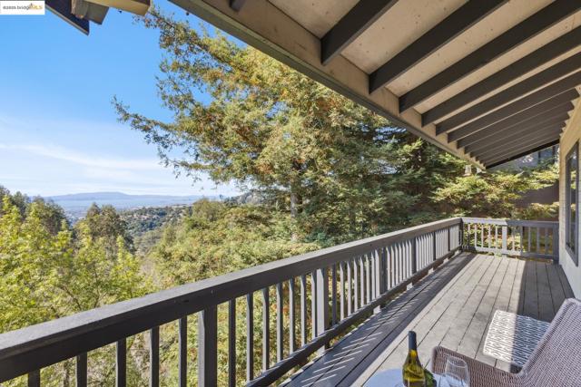 17032 Broadway Ter, Oakland CA: https://media.crmls.org/mediaz/8ce63506-87a2-47d8-9f11-5c81891811b4.jpg