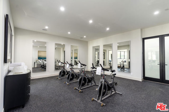 286 Quadro Vecchio Drive, Pacific Palisades CA: https://media.crmls.org/mediaz/8ce68562-ae8d-45b5-821a-afbd114ea834.jpg