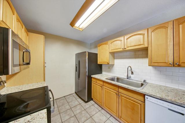 1420 Hilltop Drive, Chula Vista CA: https://media.crmls.org/mediaz/8ce8105d-f451-481a-8a87-4b86091eaf81.jpg