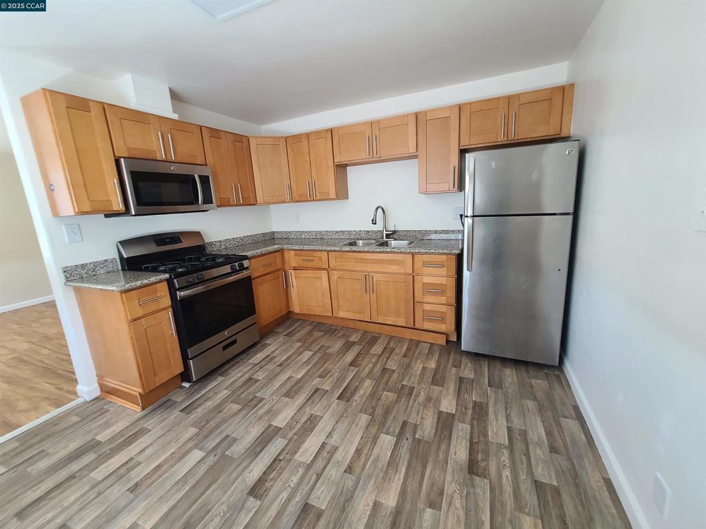1906 Queens Road #8