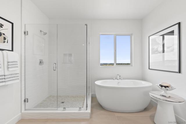 948 Visalia Pl, San Marcos CA: https://media.crmls.org/mediaz/8ce90356-e5c0-45bf-bdec-87bb2816ab26.jpg
