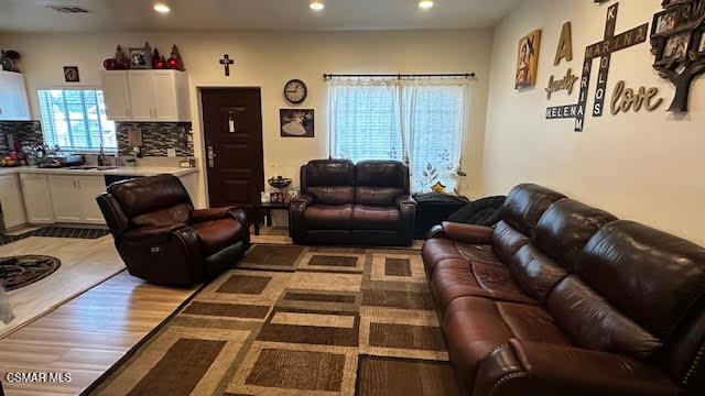 1755 Heywood Street, Simi Valley CA: https://media.crmls.org/mediaz/8ce91674-5d89-473e-ab45-aee0112dd4f9.jpg