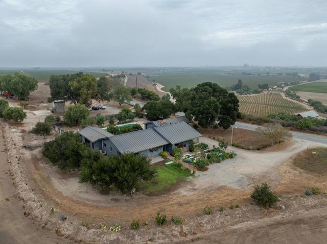 43002 Arroyo Seco Road, Soledad CA: https://media.crmls.org/mediaz/8ce919ac-fcdc-427e-975f-56303030bc3f.jpg