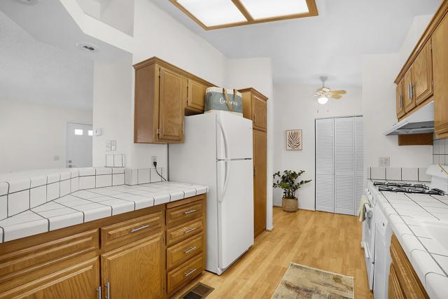 2010 W San Marcos Boulevard, San Marcos CA: https://media.crmls.org/mediaz/8ce9292c-118d-45f9-97da-7b16ccfbcc01.jpg