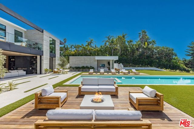 Image 21 of 41 For 6889 Dume Drive