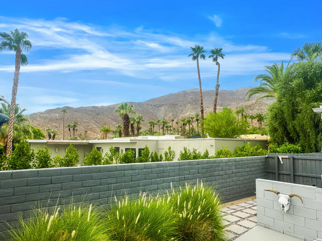71520 Gardess Road, Rancho Mirage CA: https://media.crmls.org/mediaz/8ce992c8-5ca9-4071-84a2-fafd62674732.jpg