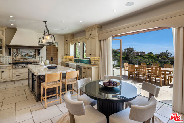 1921 Bel Air Road, Los Angeles CA: https://media.crmls.org/mediaz/8ceaa177-49ee-44a5-ab96-50b213b10971.jpg