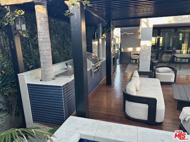 2717 Motor Avenue, Los Angeles CA: https://media.crmls.org/mediaz/8ceaa6e0-8ca6-4c6f-a7df-15cb031550cf.jpg