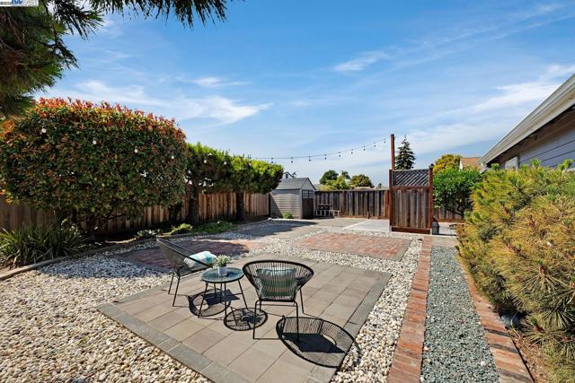 17473 Via Alamitos, San Lorenzo CA: https://media.crmls.org/mediaz/8ceaaf10-644e-45c3-a7ed-855f27e61e52.jpg