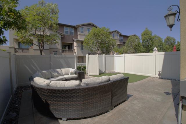5506 San Roberto, San Diego CA: https://media.crmls.org/mediaz/8cebb5e0-c4b9-41ec-bcfd-365d04727324.jpg