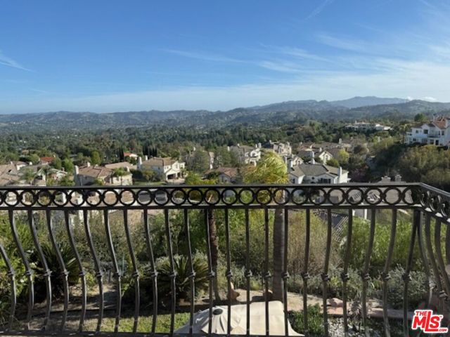 24942 Vista Verenda, Woodland Hills CA: https://media.crmls.org/mediaz/8cecd571-16ae-4110-9a46-0ccaee99ce58.jpg
