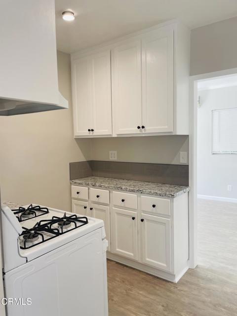 836 Fischer Street, Glendale CA: https://media.crmls.org/mediaz/8cecf62e-b604-4e8d-9c28-4e32dc5e2e06.jpg