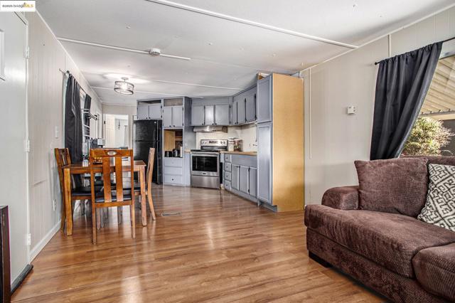 3301 Buchanan RD, Antioch CA: https://media.crmls.org/mediaz/8ced2ff4-c7af-47e0-96f9-cb551927ded5.jpg