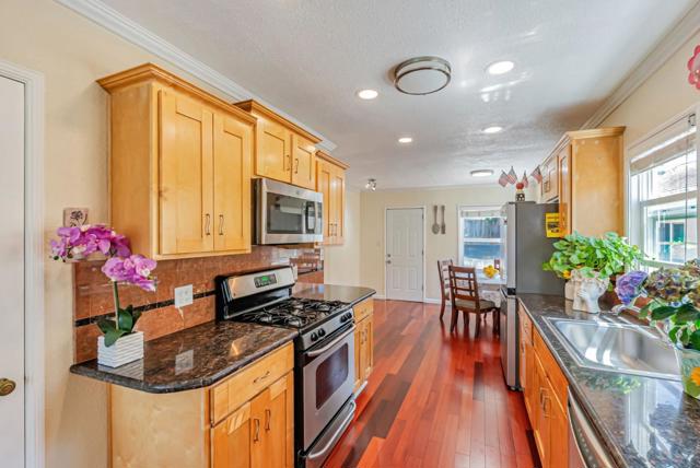 604 Key Boulevard, Richmond CA: https://media.crmls.org/mediaz/8cedc3c9-efbe-4997-9ea3-4b4d6998fa0c.jpg