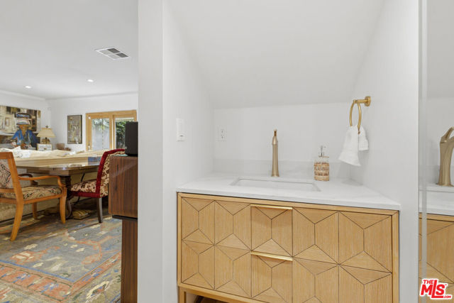 837 Westmount Drive, West Hollywood CA: https://media.crmls.org/mediaz/8cee09b4-bcd4-4129-9e8c-d76ec9174a6b.jpg