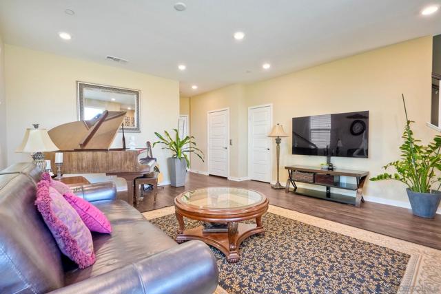 2056 Callisto Terrace, Chula Vista CA: https://media.crmls.org/mediaz/8cee34f7-d1d0-43d1-9662-d509f258be4b.jpg