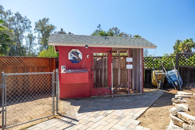 16334 Woodson View Rd, Poway CA: https://media.crmls.org/mediaz/8cef91a0-7966-4626-845f-a9af67457798.jpg