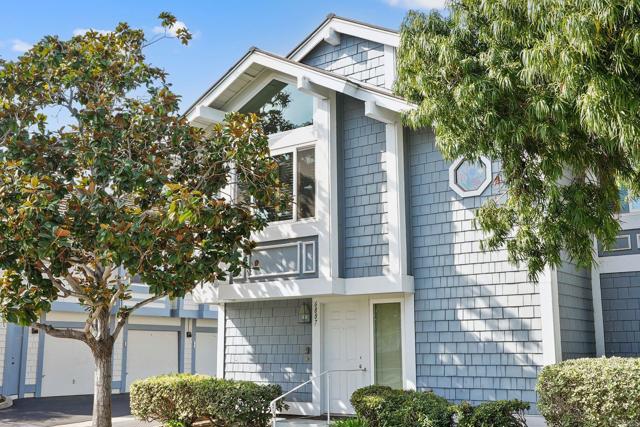 6887 Carnation Drive, Carlsbad CA: https://media.crmls.org/mediaz/8cf0146b-f64e-4e5b-8f16-e6007e3826c3.jpg