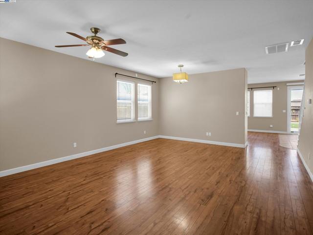 1413 Angus St, Patterson CA: https://media.crmls.org/mediaz/8cf01728-a24a-4d14-8883-7b44785d2f97.jpg