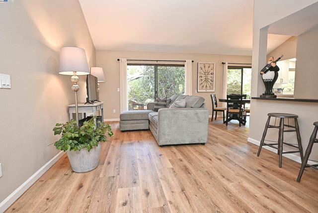 241 Belaire Ct, Danville CA: https://media.crmls.org/mediaz/8cf0b8e4-9f93-461e-8af9-aba2169a94d6.jpg
