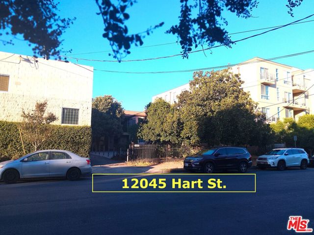 12045 Hart Street, North Hollywood CA: https://media.crmls.org/mediaz/8cf17a03-a69f-4c1c-9c86-c26d8ca426fc.jpg