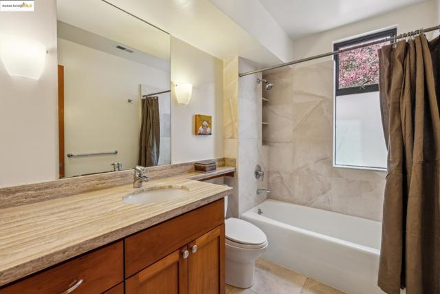 1015 Grand View Dr, Berkeley CA: https://media.crmls.org/mediaz/8cf18b4f-113b-45bf-971b-69cd4e78f2bd.jpg