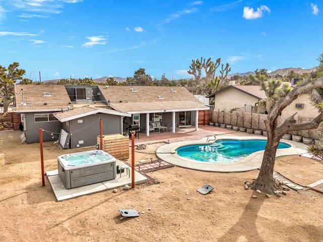 7552 Elk Trail, Yucca Valley CA: https://media.crmls.org/mediaz/8cf1d35f-0f45-426d-906e-e34e500553ca.jpg