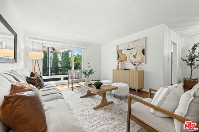 11670 W Sunset Boulevard, Los Angeles CA: https://media.crmls.org/mediaz/8cf1e0aa-95c7-40a7-a257-fce132d53b69.jpg