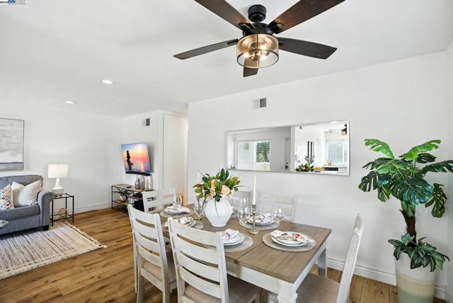 2102 Galveston Ave, San Jose CA: https://media.crmls.org/mediaz/8cf20f3e-374f-4b42-897b-725a1959d5fd.jpg