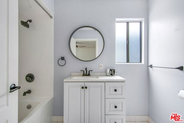 4223 Don Carlos Drive, Los Angeles CA: https://media.crmls.org/mediaz/8cf24207-1cb2-48a7-aeae-985a77585a25.jpg
