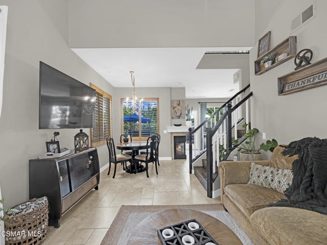 293 Springmist Lane, Simi Valley CA: https://media.crmls.org/mediaz/8cf25086-2c8c-4de6-9146-a9e4ba353979.jpg