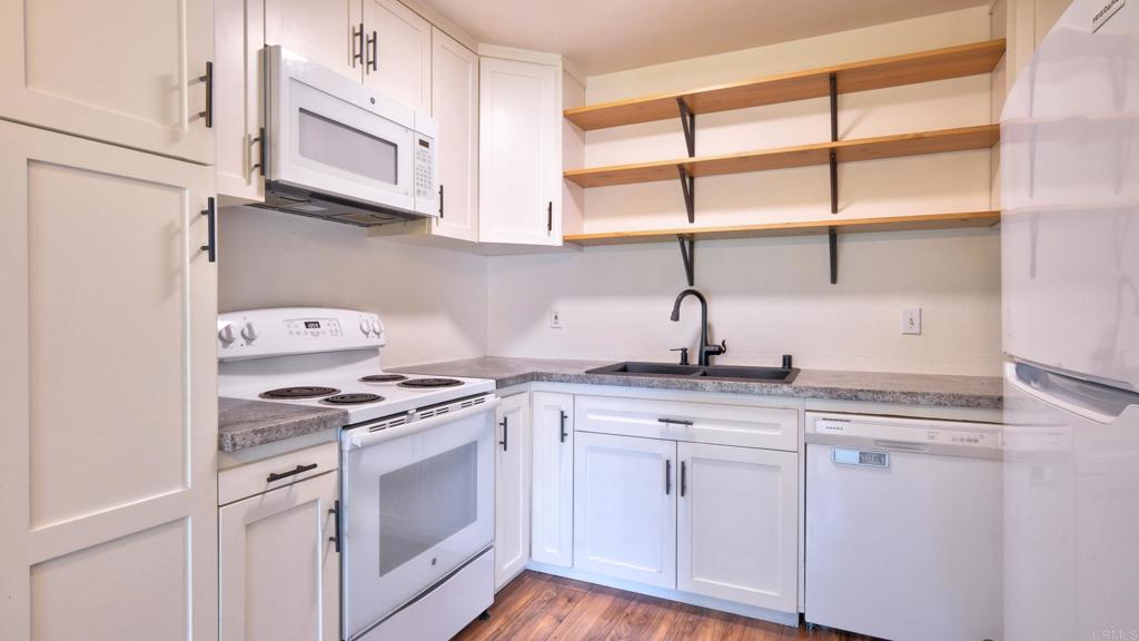 1811 E Grand Avenue - photo 2