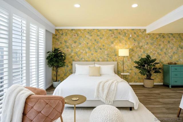 1021 Scott Street, San Diego CA: https://media.crmls.org/mediaz/8cf30ac0-13bf-4876-bc47-5b4d8d987470.jpg