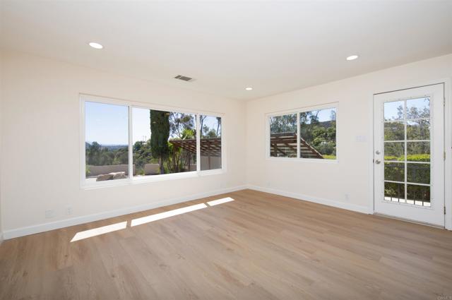 25311 Jesmond Dene Road, Escondido CA: https://media.crmls.org/mediaz/8cf32586-add5-4a7b-bc5a-49728430eb47.jpg
