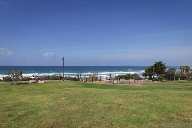 11225 Corte Isabelino, San Diego CA: https://media.crmls.org/mediaz/8cf3453d-4ccd-4edd-ac3d-9a9d84f1a055.jpg