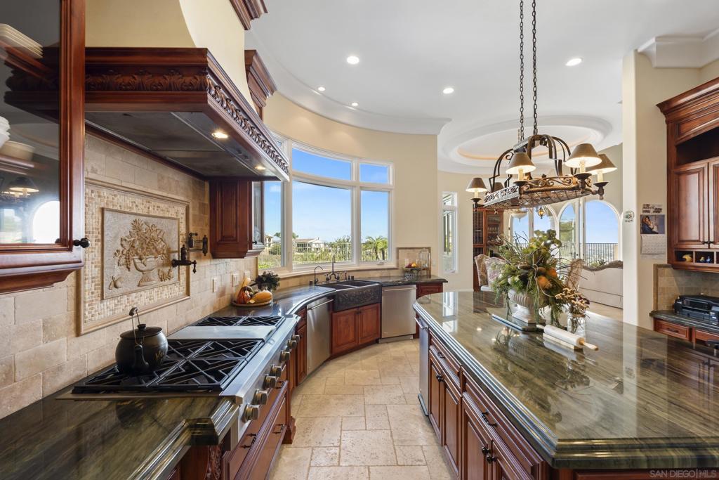 7020 El Fuerte St - photo 10