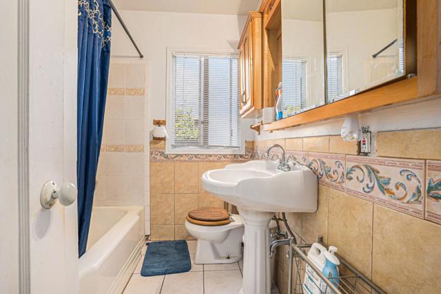 298 Bancroft Avenue, San Leandro CA: https://media.crmls.org/mediaz/8cf54bda-60ce-4d0e-9510-aab38259f02b.jpg