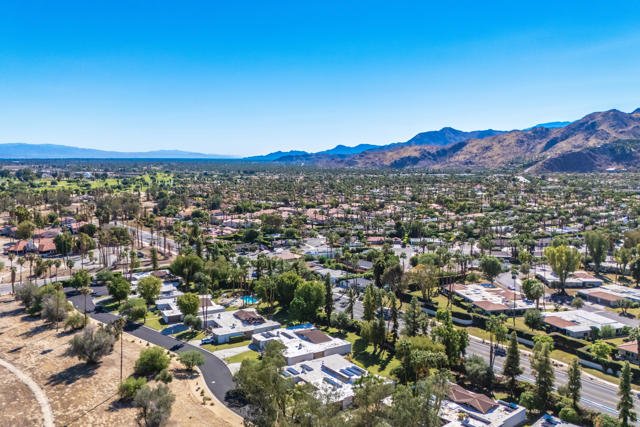 2327 Casitas Way, Palm Springs, CA 92264