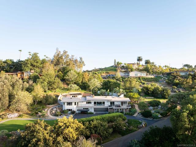 16204 Orchard Bend Rd, Poway CA: https://media.crmls.org/mediaz/8cf63a66-473c-4272-b435-8ab70741f6a8.jpg