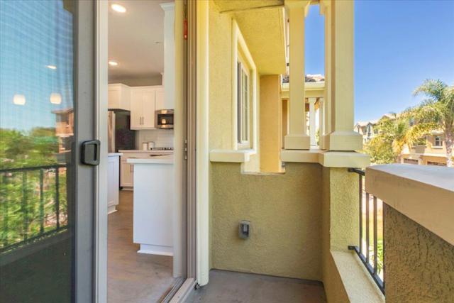639 Cinnamon Circle, Mountain View CA: https://media.crmls.org/mediaz/8cf64f07-2126-4441-8d9b-724df3cef6ec.jpg