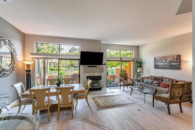 4001 W Lakeshore Drive, San Ramon CA: https://media.crmls.org/mediaz/8cf6cb75-f9cb-4d04-90f5-750cfb12a0fd.jpg