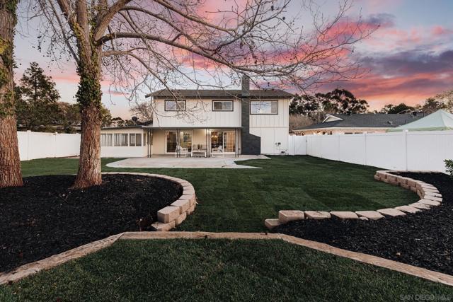 3624 Governor Dr, San Diego CA: https://media.crmls.org/mediaz/8cf71389-c6eb-4cbd-a826-2eacb3885658.jpg