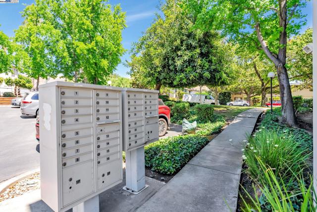 130 Mohave Terrace, Fremont CA: https://media.crmls.org/mediaz/8cf7206b-edf2-4a6e-ba53-2470daa6b58c.jpg