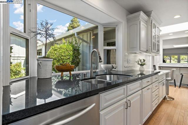 586 CAMBRIAN WAY, Danville CA: https://media.crmls.org/mediaz/8cf735ab-16bd-4049-a0f1-670824907710.jpg